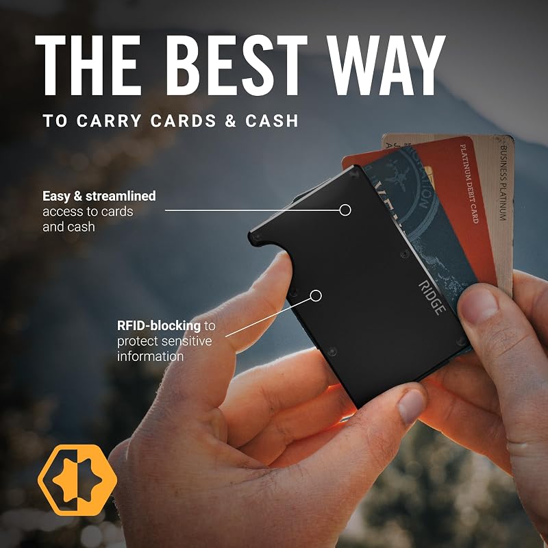 Comparison example: slim wallet versus bulky traditional wallet